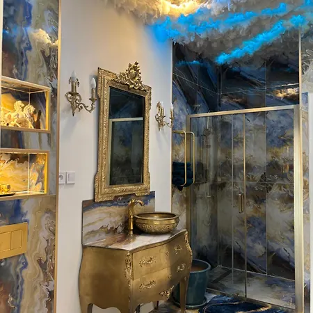 Aphrodite Hammam ,balnéo ,nîmes Centre Apartamento *